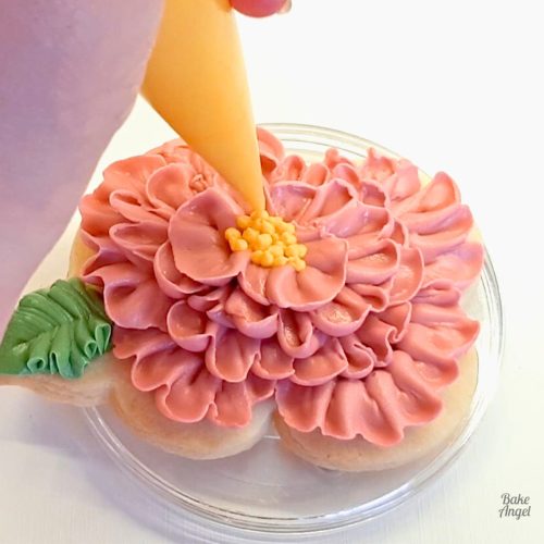 floral sugar cookie royal icing piping tutorial finished design using small batch royal icing.