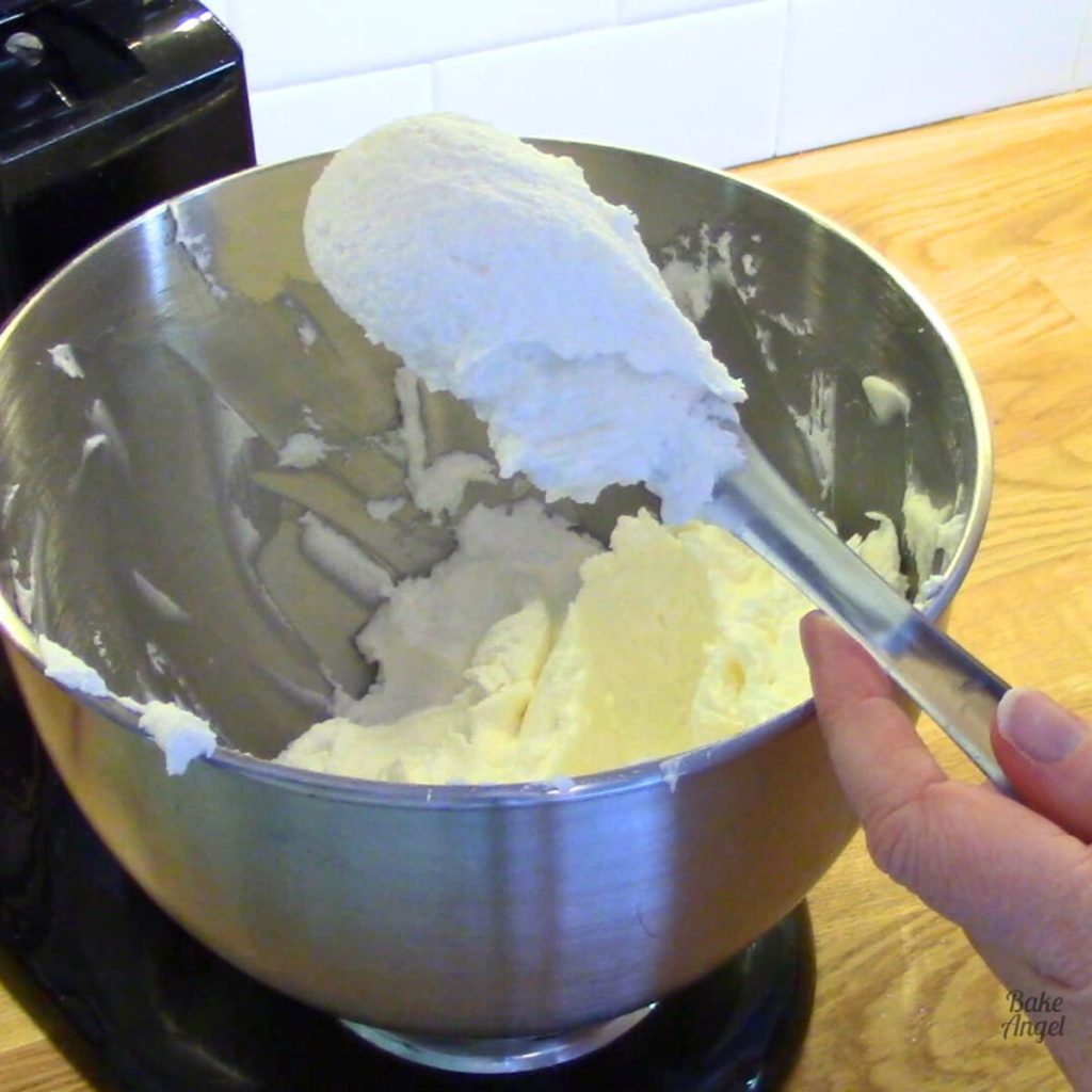 A bowl of stable vegan vanilla buttercream.